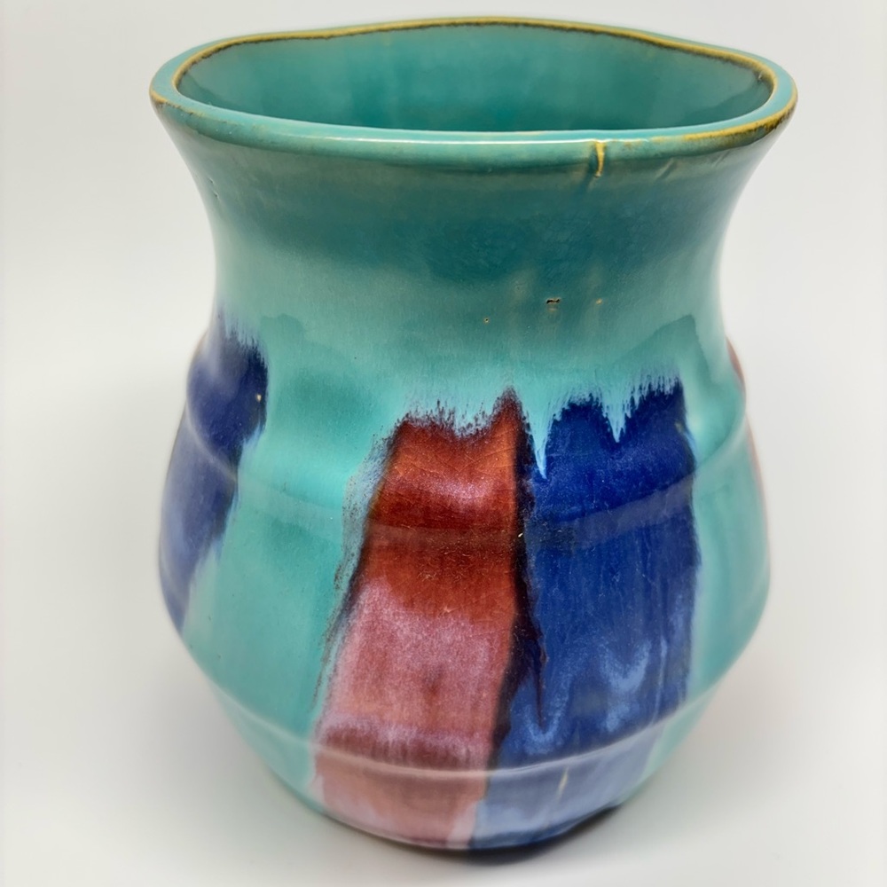 Vintage 1920'S Early Hull Art Pottery 6.75"  Striped Ribbed Vase